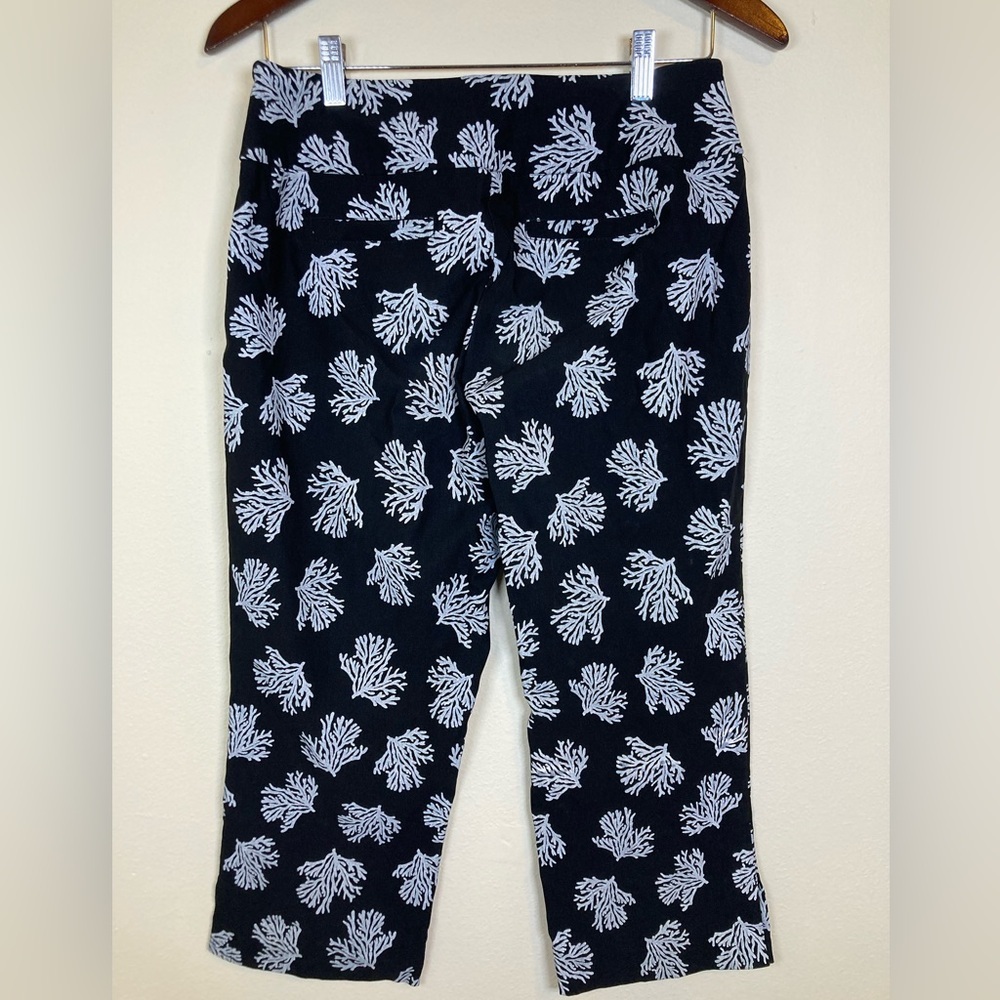Lulu-B Black White Coral Print Capri Pants Womens Size 6 Stretch Coastal - Picture 5 of 8